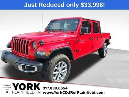 Firecracker Red Clearcoat 2023 Jeep Gladiator Sport