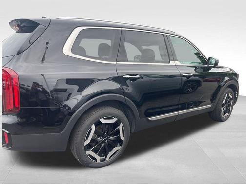 Ebony Black 2024 Kia Telluride S