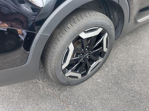 Ebony Black 2024 Kia Telluride S