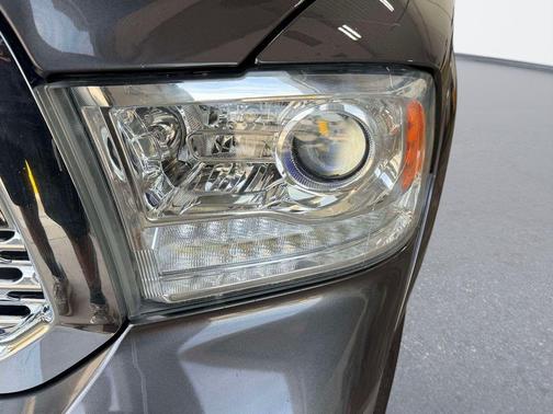 Crystal Metallic 2017 RAM 1500 Laramie