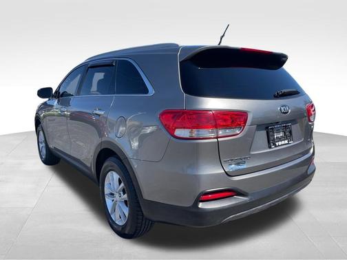 Titanium Silver 2016 Kia Sorento LX