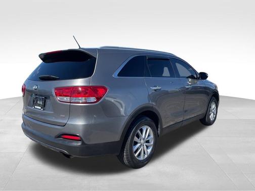 Titanium Silver 2016 Kia Sorento LX