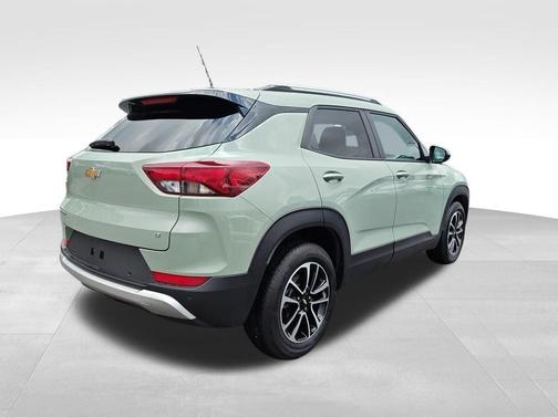 Green 2025 Chevrolet Trailblazer LT