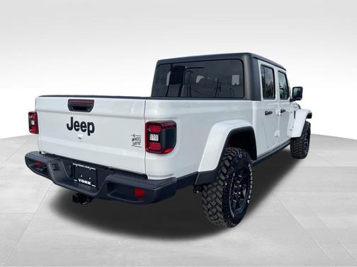 2026 Jeep Gladiator Sport