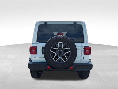 Bright White Clearcoat 2026 Jeep Wrangler Sahara