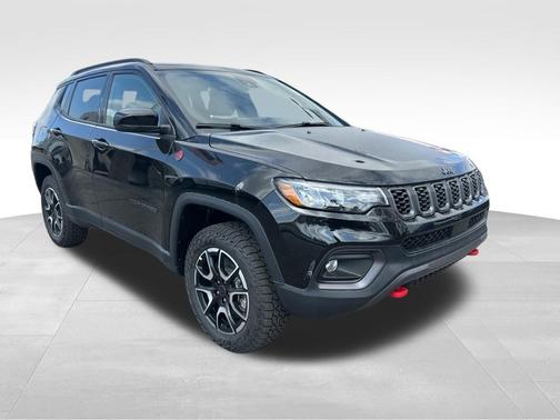 Diamond Black 2026 Jeep Compass Trailhawk