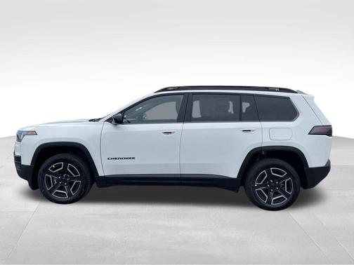 Bright White Clearcoat 2026 Jeep Cherokee LAREDO/LIMITED