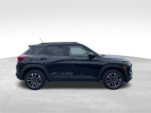 Black Metallic 2025 Chevrolet Trailblazer LT