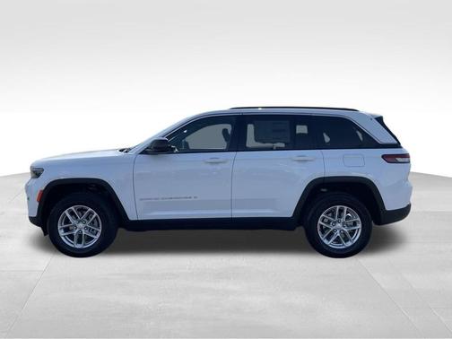 Bright White Clearcoat 2026 Jeep Grand Cherokee Laredo X