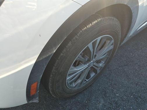 Summit White 2022 Buick Envision Preferred