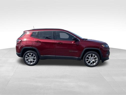 Velvet Red Pearlcoat 2022 Jeep Compass Latitude Lux