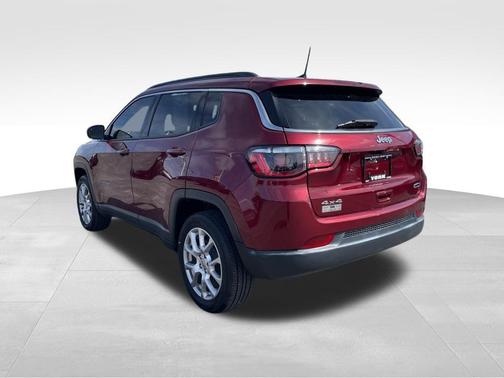Velvet Red Pearlcoat 2022 Jeep Compass Latitude Lux
