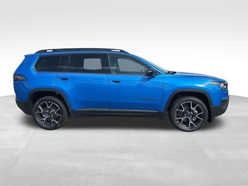 Hydro Blue Pearlcoat 2026 Jeep Cherokee Overland