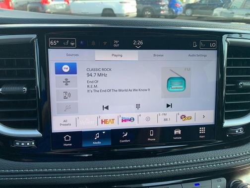 Diamond Black 2026 Chrysler Pacifica Select