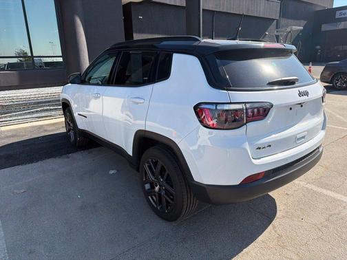 Bright White Clearcoat 2025 Jeep Compass Limited