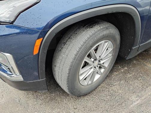 Blue Metallic 2023 Chevrolet Traverse LT Cloth