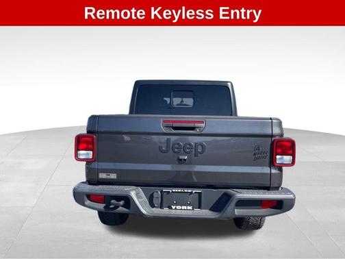 2022 Jeep Gladiator Sport