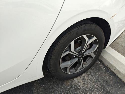 Clear White 2021 Kia Forte LXS