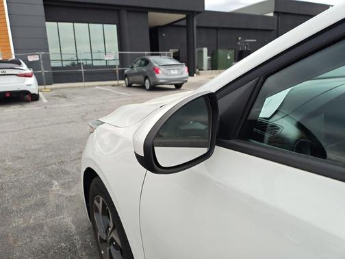Clear White 2021 Kia Forte LXS