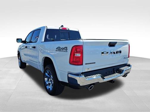 Bright White Clearcoat 2026 RAM 1500 Big Horn/Lone Star