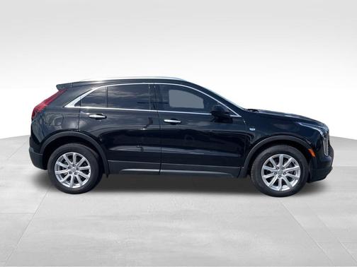 Stellar Black Metallic 2023 Cadillac XT4 Luxury
