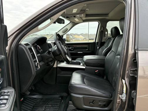 2018 RAM 2500 Laramie Mega Cab 4x4 6'4' Box