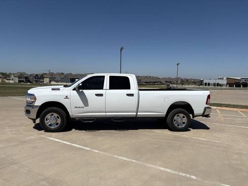 2021 RAM 2500 Tradesman Crew Cab 4x4 8' Box