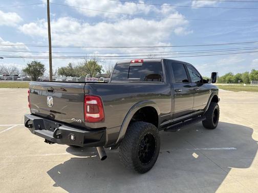 Granite Crystal Metallic Clearcoat 2022 RAM 2500 Laramie Crew Cab 4x4 6'4' Box