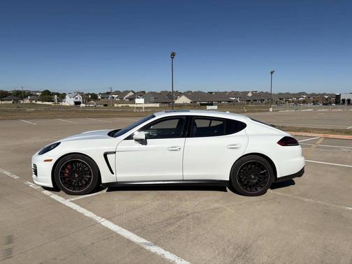 2014 Porsche Panamera GTS