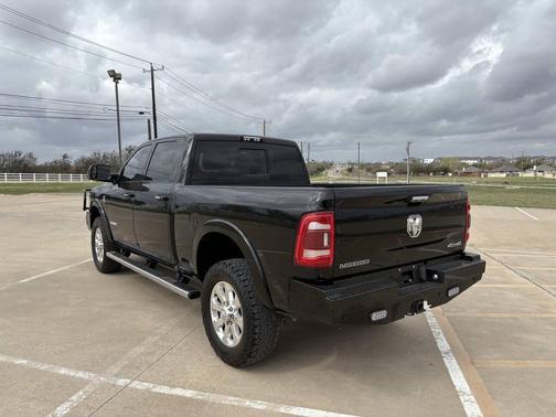 2020 RAM 2500 Laramie Crew Cab 4x4 6'4' Box