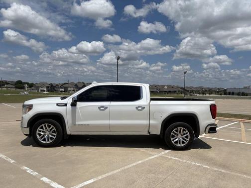 White Frost Tricoat 2021 GMC Sierra 1500 SLT