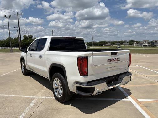 White Frost Tricoat 2021 GMC Sierra 1500 SLT