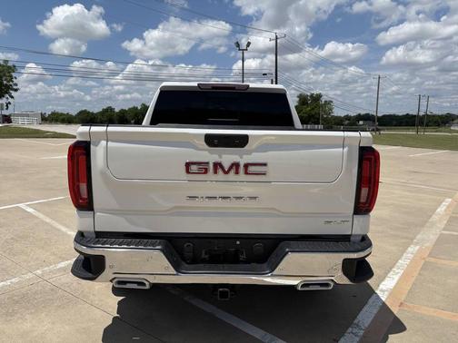 White Frost Tricoat 2021 GMC Sierra 1500 SLT