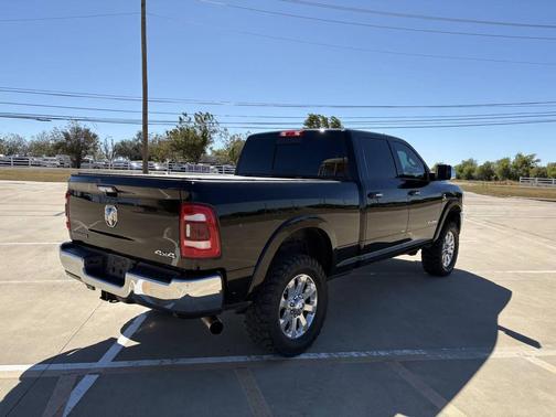 2019 RAM 2500 Laramie Crew Cab 4x4 6'4' Box