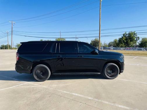 2022 Chevrolet Suburban LS