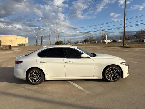2018 Alfa Romeo Giulia Ti Lusso