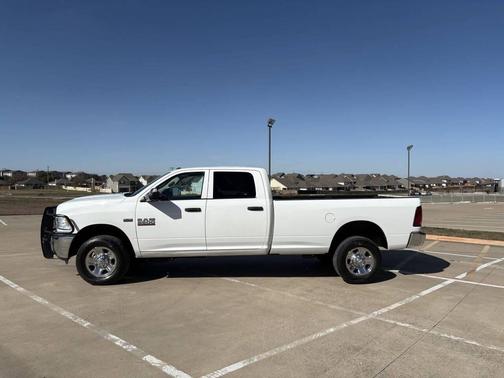 2018 RAM 2500 Tradesman Crew Cab 4x4 8' Box