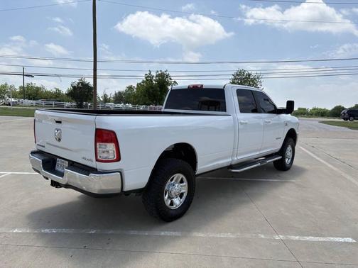 Bright White Clearcoat 2021 RAM 2500 Big Horn Crew Cab 4x4 8' Box