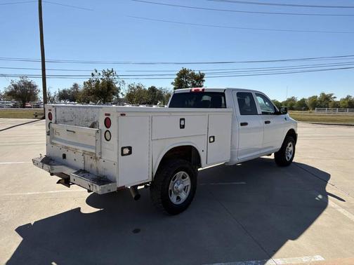2018 RAM 2500 Tradesman Crew Cab 4x4 8' Box