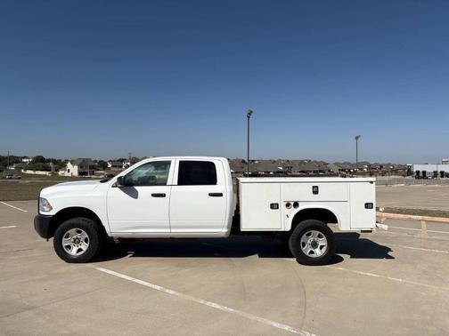 2018 RAM 2500 Tradesman Crew Cab 4x4 8' Box