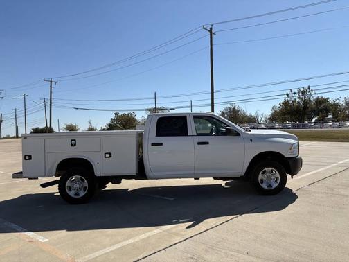 2018 RAM 2500 Tradesman Crew Cab 4x4 8' Box