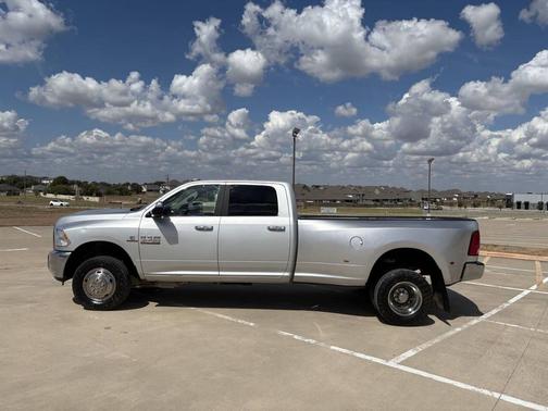 2018 RAM 3500 SLT Crew Cab 4x4 8' Box