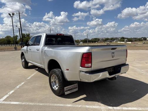 2018 RAM 3500 SLT Crew Cab 4x4 8' Box