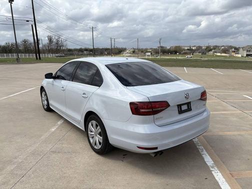 white 2017 Volkswagen Jetta 1.4T S