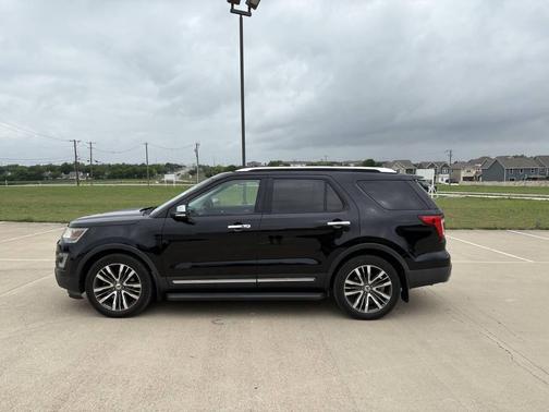 Shadow Black 2016 Ford Explorer Platinum