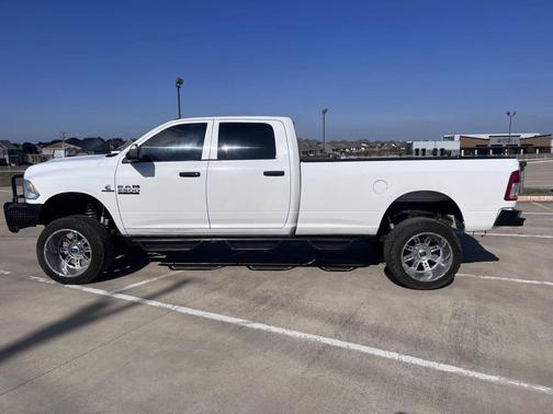 2017 RAM 2500 Tradesman Crew Cab 4x4 8' Box