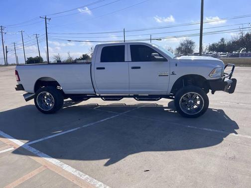 2017 RAM 2500 Tradesman Crew Cab 4x4 8' Box