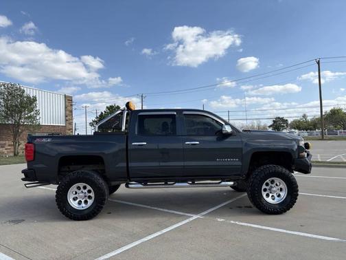 2017 Chevrolet Silverado 1500 2LT