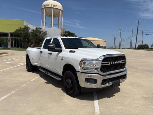 Bright White Clearcoat 2024 RAM 3500 Tradesman Crew Cab 4x4 8' Box