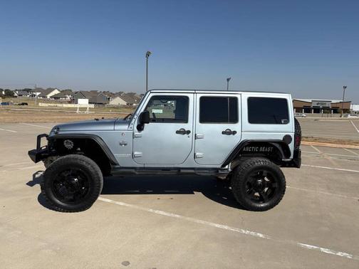 2012 Jeep Wrangler Unlimited Sahara
